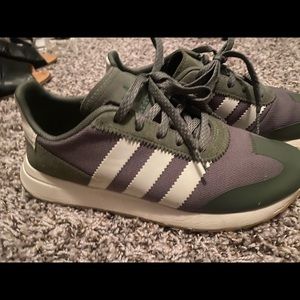 Adidas size 8 tennis shoes vintage